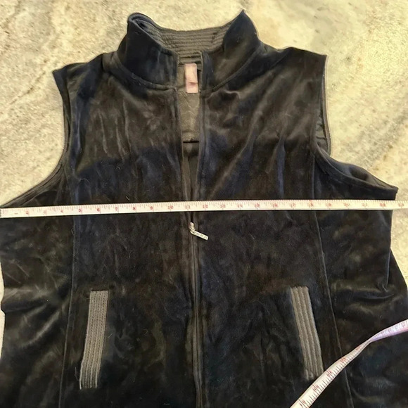 White Stag Women's Velour Zippered Black Vest Size XLarge - Picture 6 of 10
